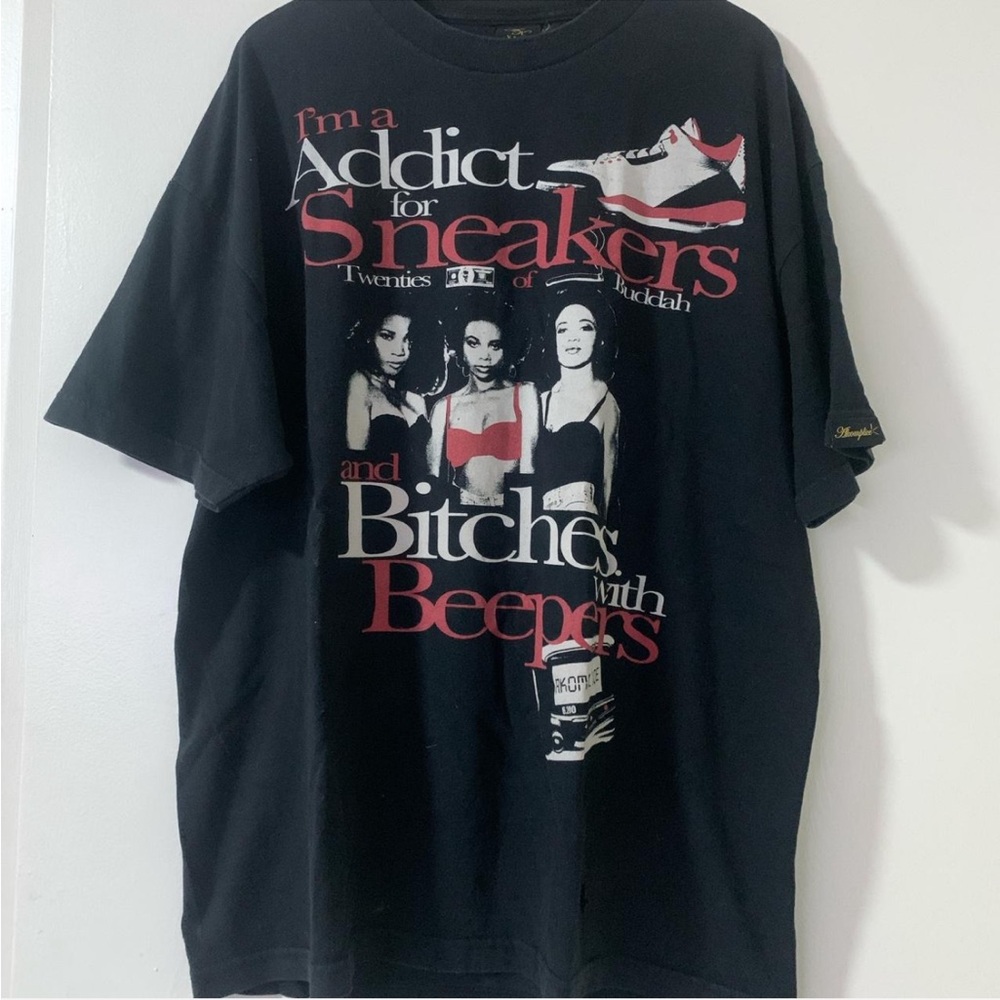 AKOMPLICE TEE